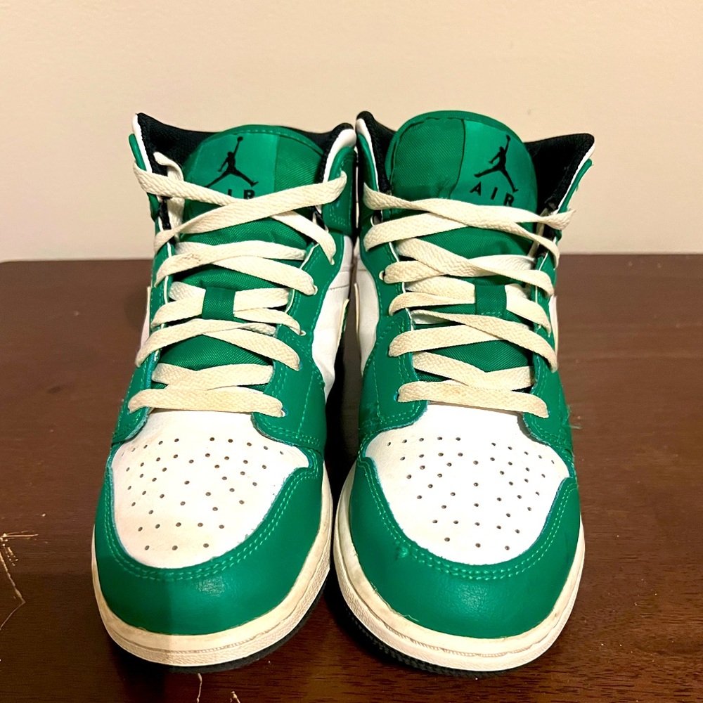 Size 5Y - Air Jordan 1 Mid Lucky Green